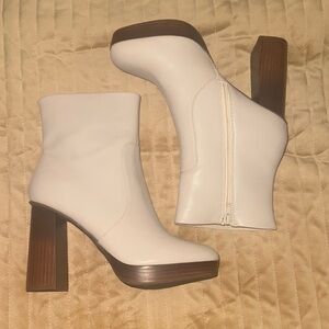 NWOT Dolce Vita White Ankle Boots